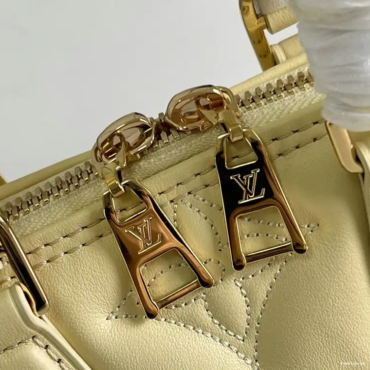 Fashionrepsfam ru 2206YA0021 LV Bag 0621